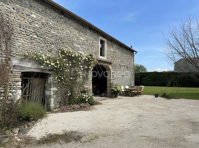 Maison - 236 m² - 7 pièces