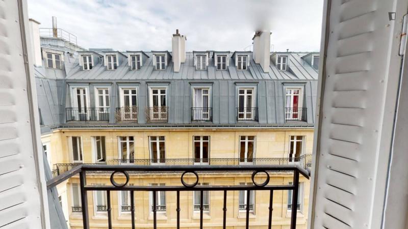 Chambre - 12 m² - 7 pièces