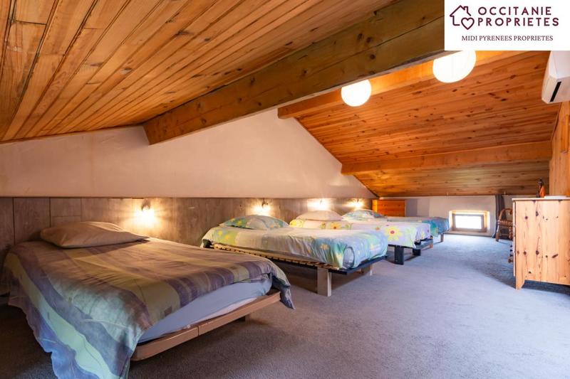 Propriété - 277 m² - 13 pièces