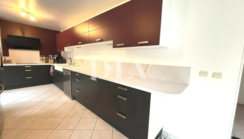 Maison traditionnelle - 110 m² - 5 pièces