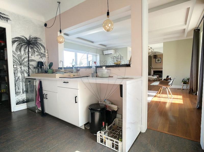 Maison - 232 m² - 6 pièces