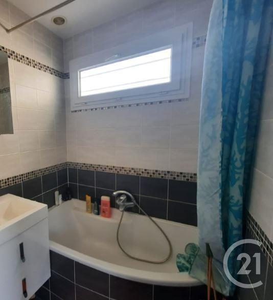 Pavillon - 100 m² - 5 pièces