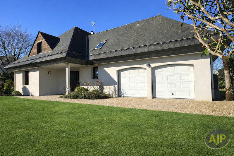 Maison - 182 m² - 7 pièces