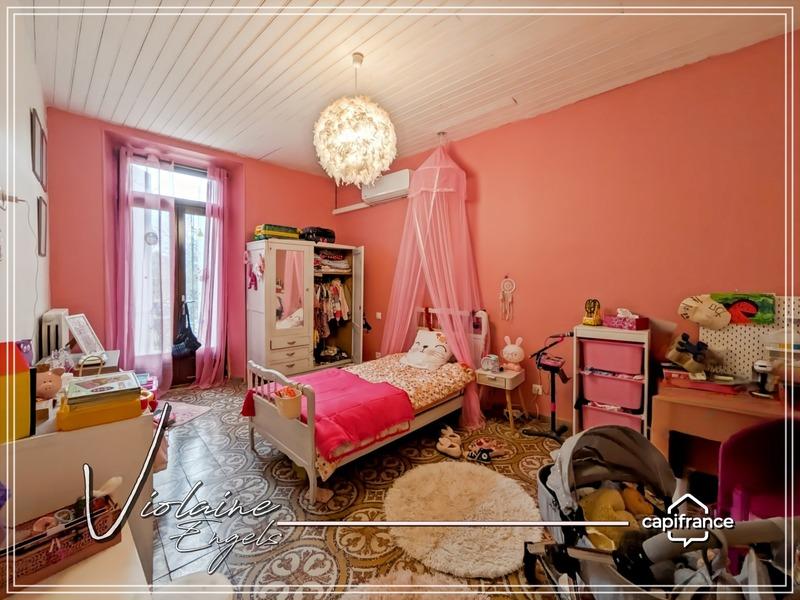 Maison de village - 285 m² - 9 pièces