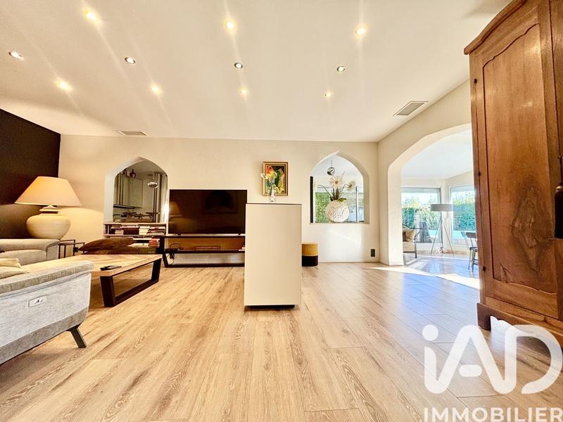 Maison - 200 m² - 7 pièces