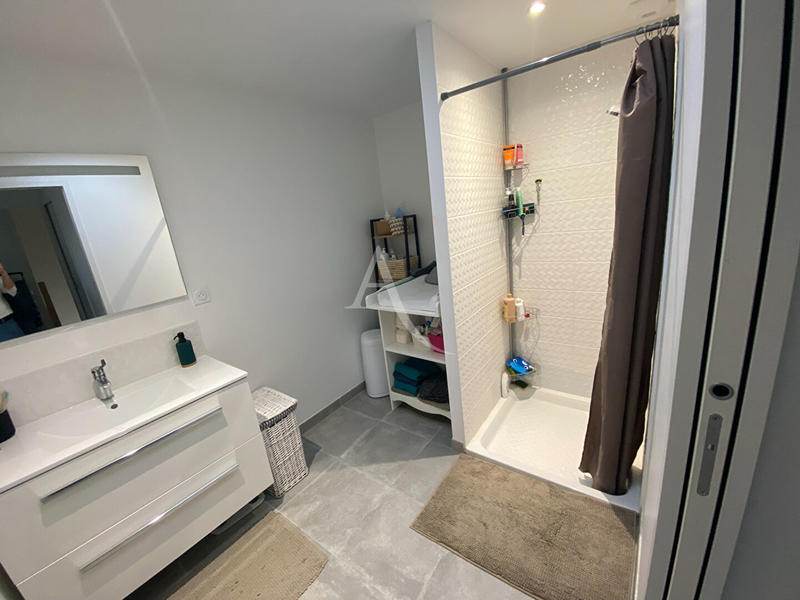 Maison - 90 m² - 3 pièces