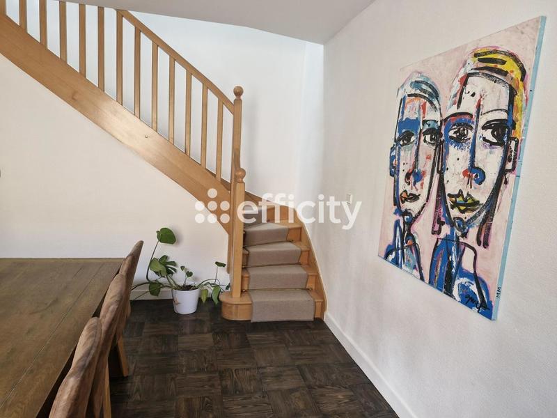 Maison - 374 m² - 9 pièces