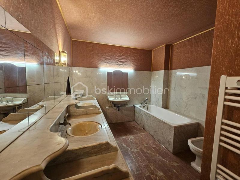 Maison de ville - 190 m² - 11 pièces