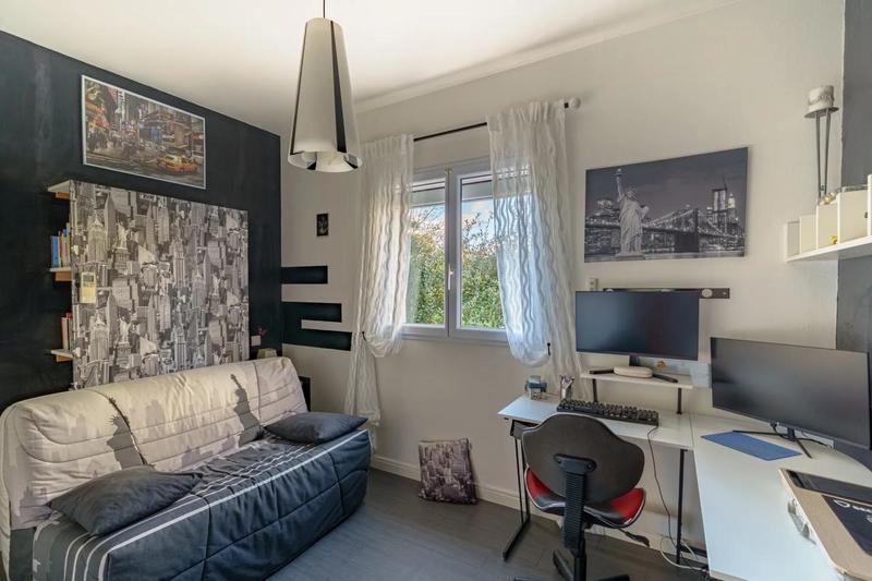 Maison - 207 m² - 9 pièces