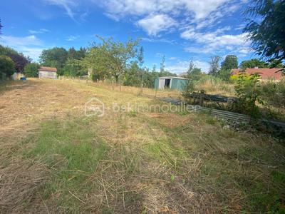 Terrain constructible - 1 006 m²