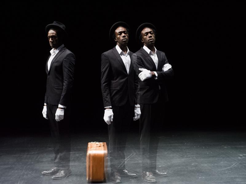 Théâtre : Salade, tomate, oignons