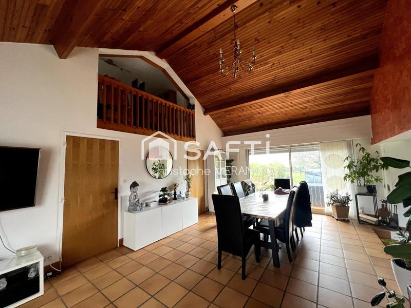 Maison - 149 m² - 8 pièces