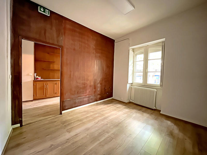 Bureau - 105 m² - 5 pièces