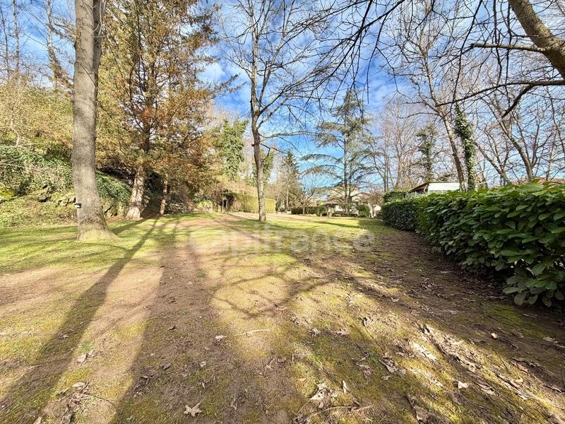 Maison en pierre - 545 m² - 21 pièces