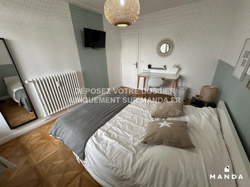 Chambre - 12 m² - 6 pièces