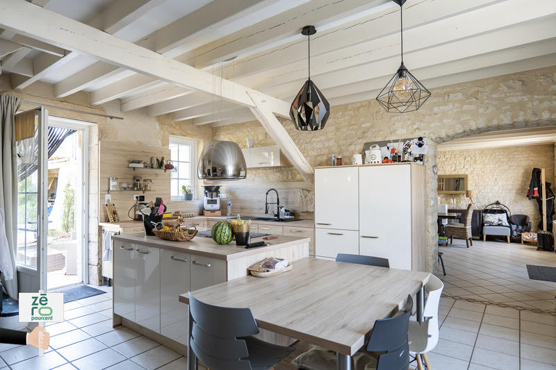 Maison - 208 m² - 8 pièces