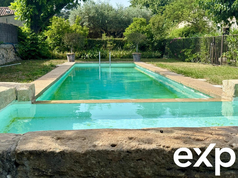 Maison - 300 m² - 7 pièces