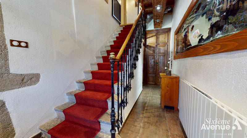 Maison - 405 m² - 12 pièces