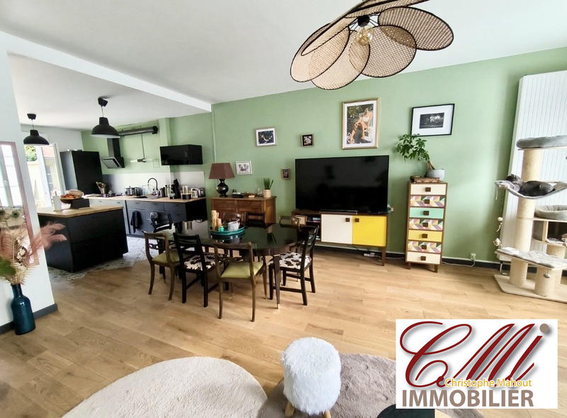 Maison - 96 m² - 5 pièces