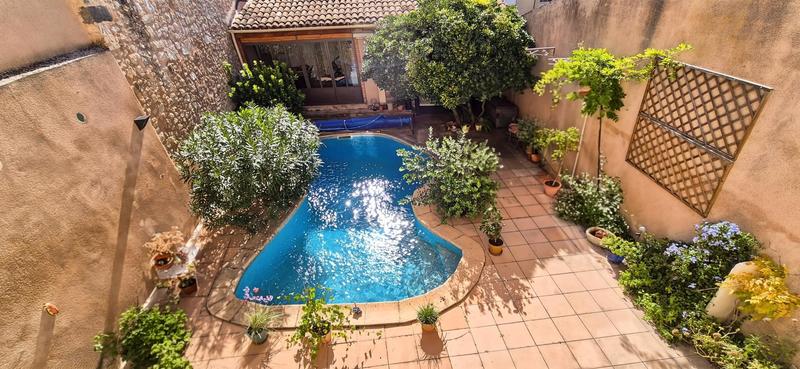 Maison - 221 m² - 8 pièces