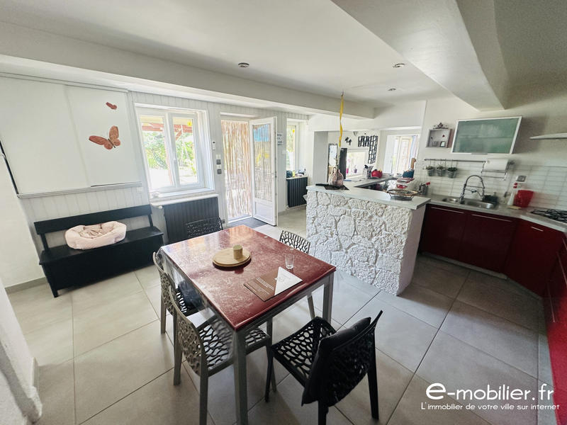 Maison - 190 m² - 8 pièces