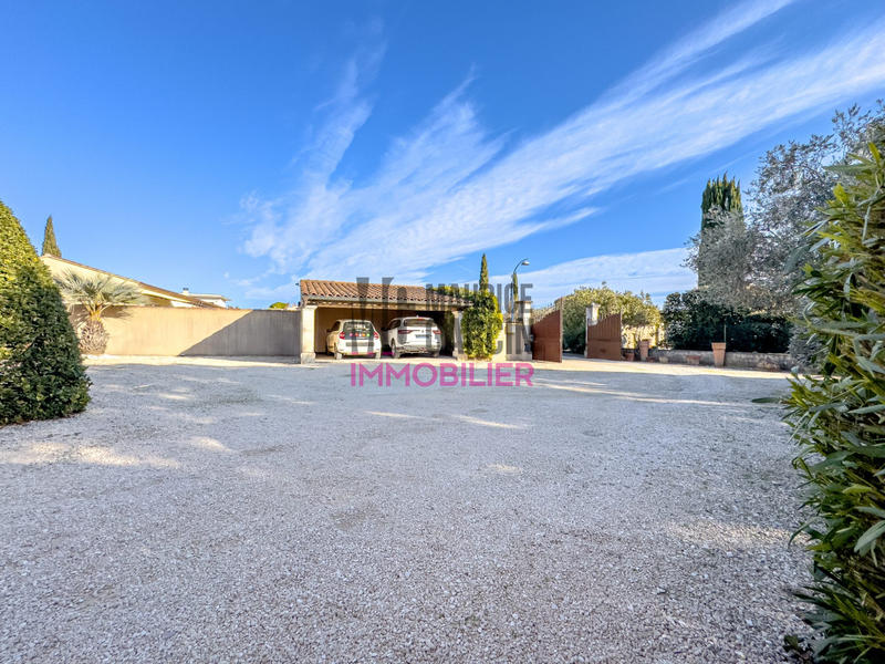 Maison traditionnelle - 180 m² - 8 pièces