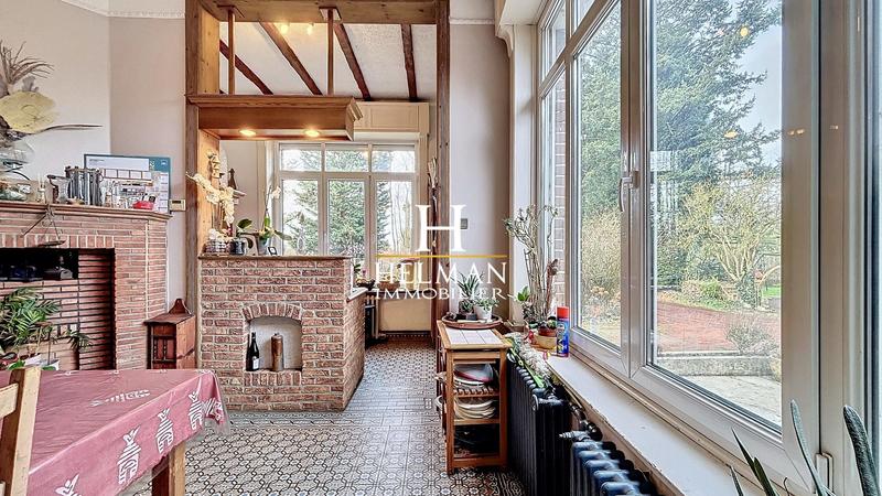 Maison - 236 m² - 9 pièces