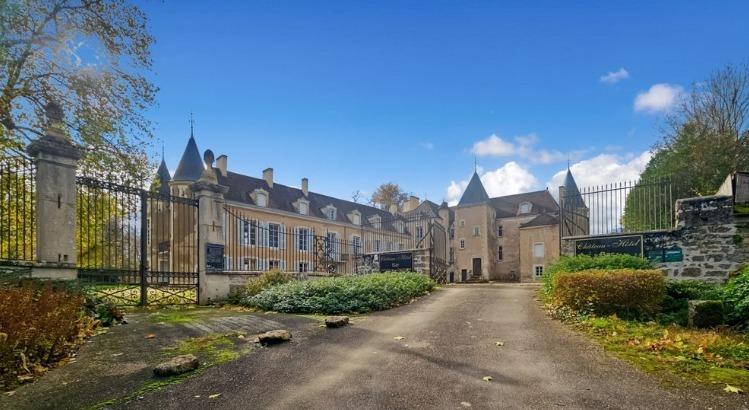 Manoir - 1 700 m² - 35 pièces