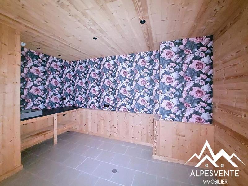 Maison - 225 m² - 10 pièces