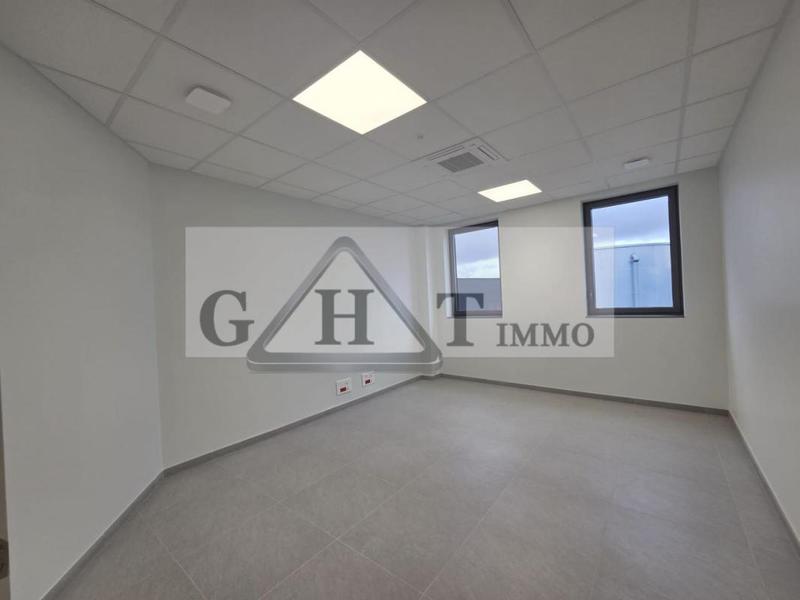 Entrepôt - 1 540 m²