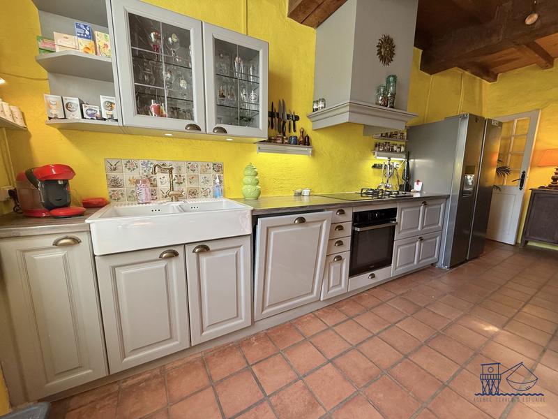 Maison ancienne - 225 m² - 8 pièces