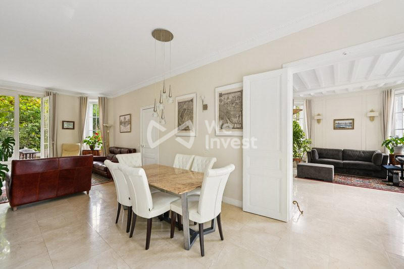 Maison - 266 m² - 10 pièces