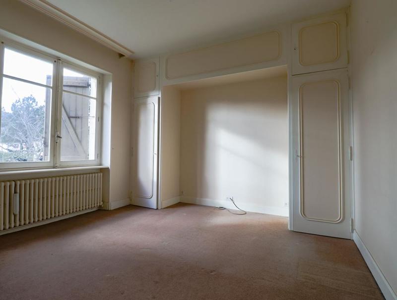 Maison - 241 m² - 9 pièces