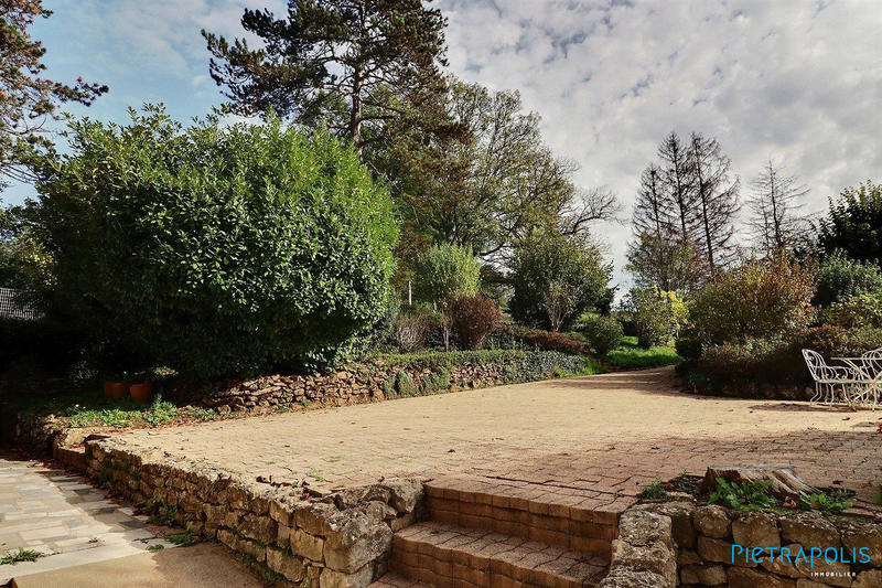 Maison ancienne - 483 m² - 12 pièces