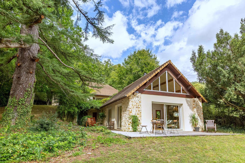 Maison - 230 m² - 6 pièces