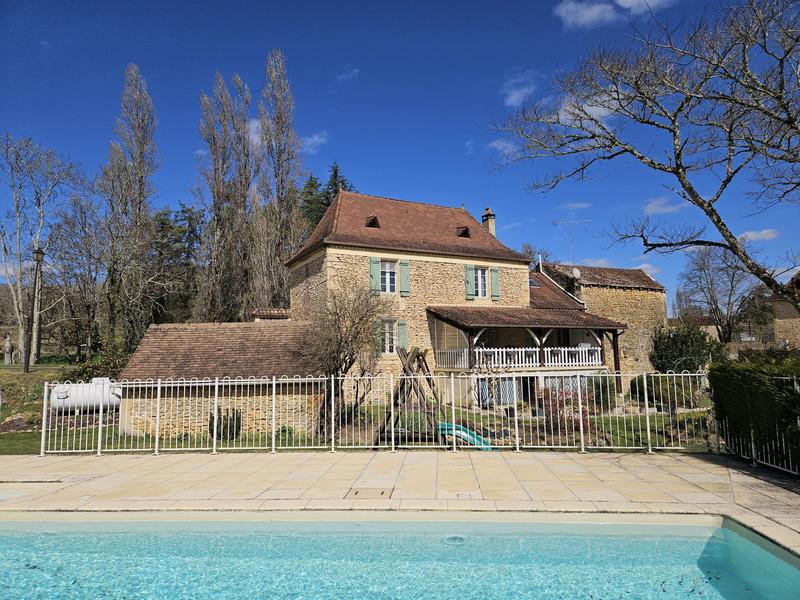Maison traditionnelle - 139 m² - 6 pièces