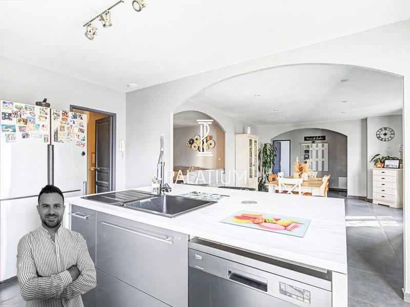 Villa - 100 m² - 3 pièces