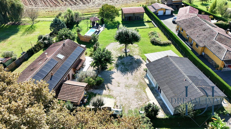 Maison - 271 m² - 9 pièces