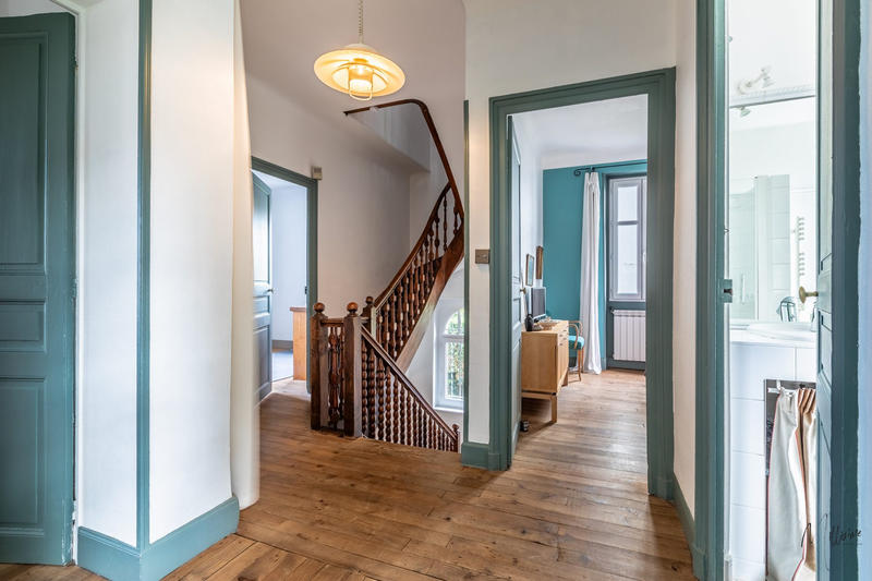 Maison - 289 m² - 10 pièces