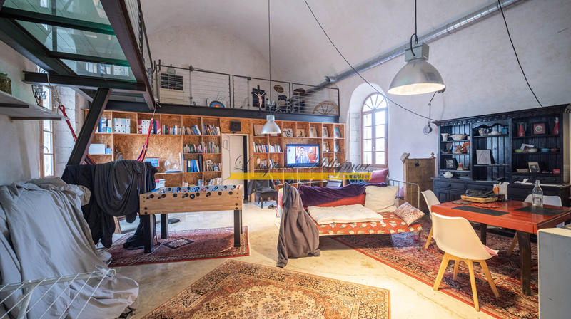 Maison de village - 473 m² - 12 pièces