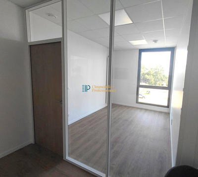 Bureau - 150 m² - 5 pièces