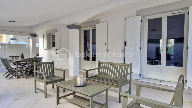 Maison traditionnelle - 155 m² - 7 pièces