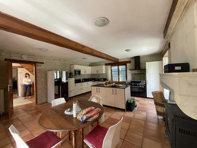 Maison - 392 m² - 8 pièces