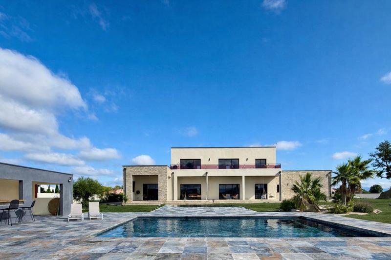 Maison d'architecte - 326 m² - 6 pièces