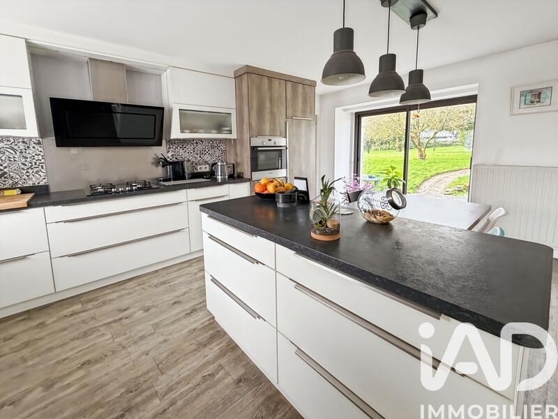 Maison - 152 m² - 8 pièces
