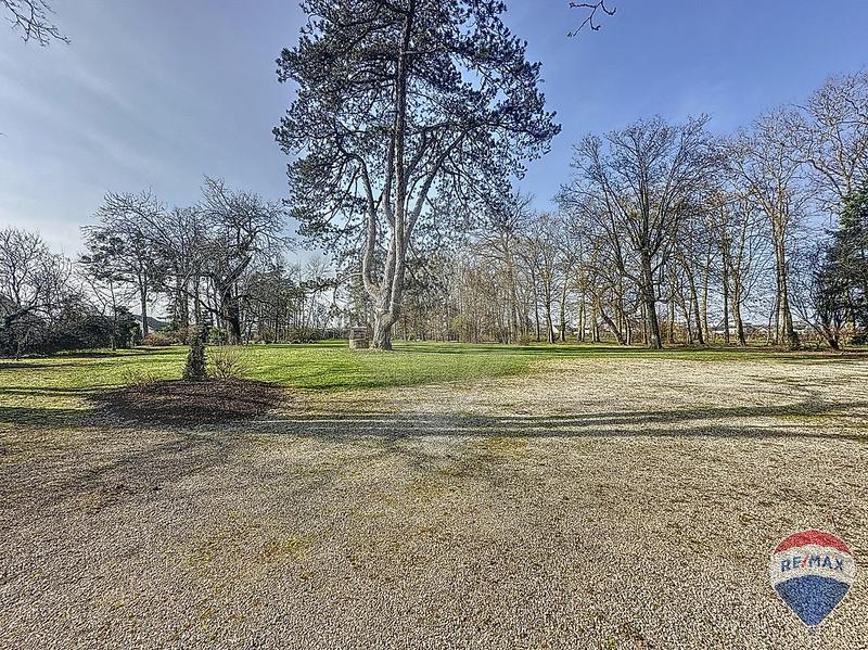 Demeure - 530 m² - 11 pièces