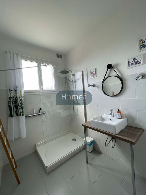 Propriété - 249 m² - 7 pièces