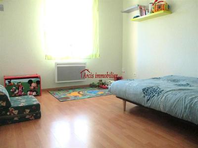 Maison - 104 m² - 5 pièces