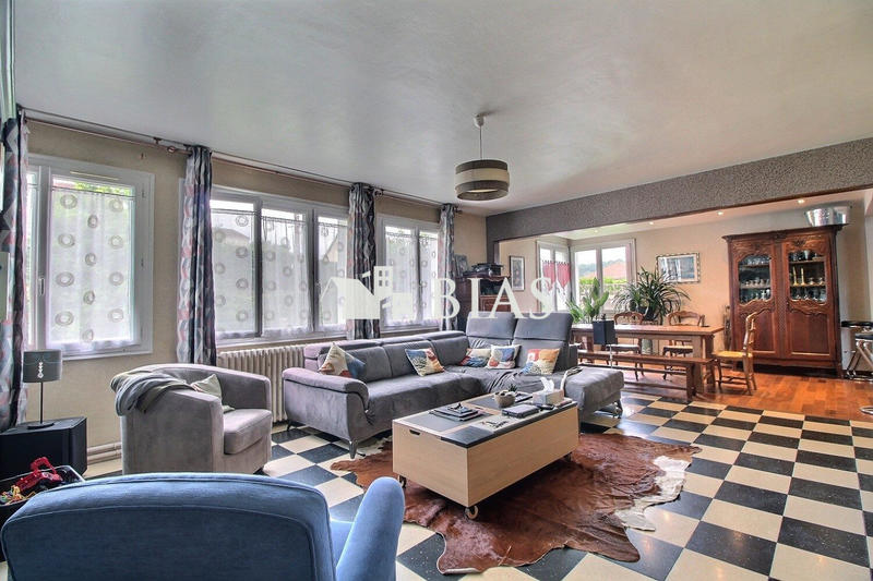 Maison - 151 m² - 6 pièces