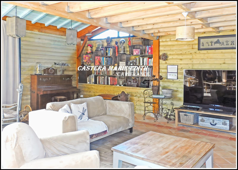 Maison - 955 m² - 33 pièces